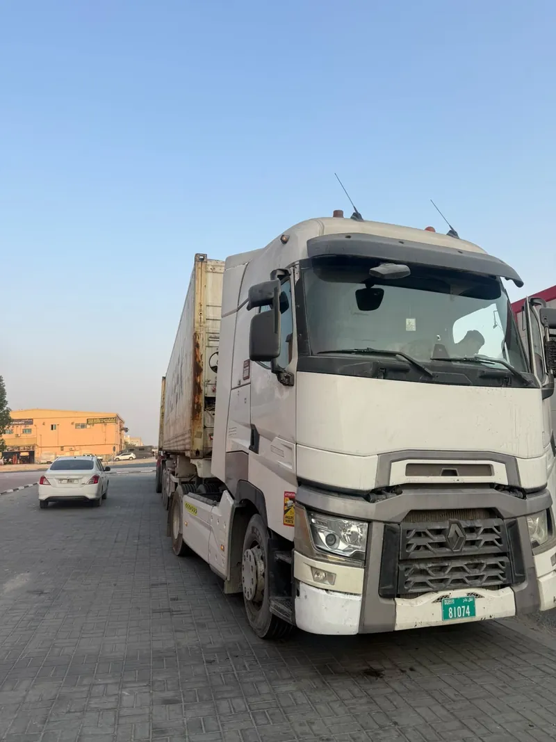 VRL Renault tractor unit hauling a container in Dubai